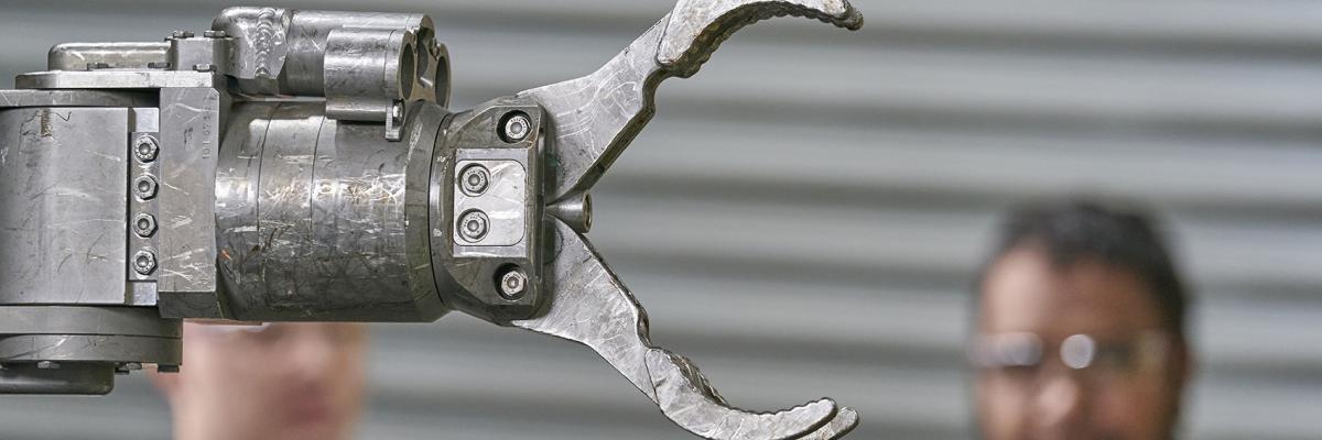 Maritime robotic arm