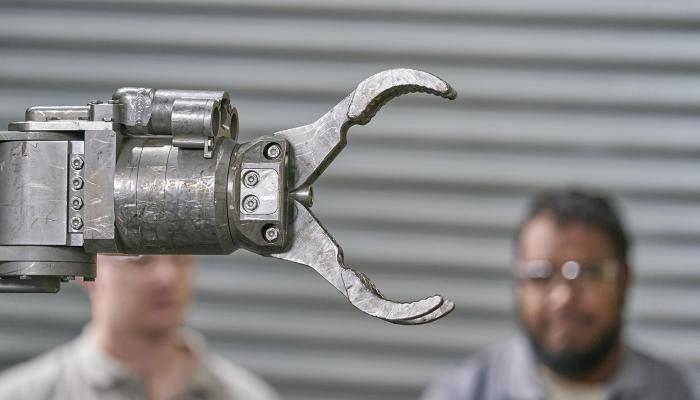 Maritime robotic arm